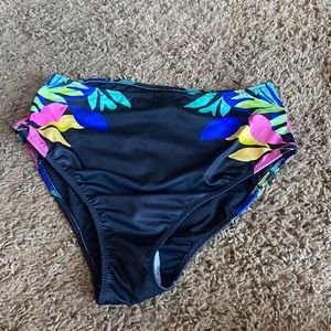 Pink active swim buttons